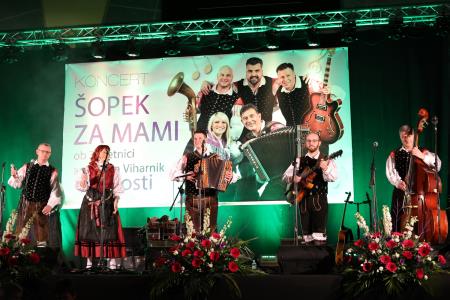 Koncert Šopek za mami ob 30-letnici ansambla Viharnik (94)